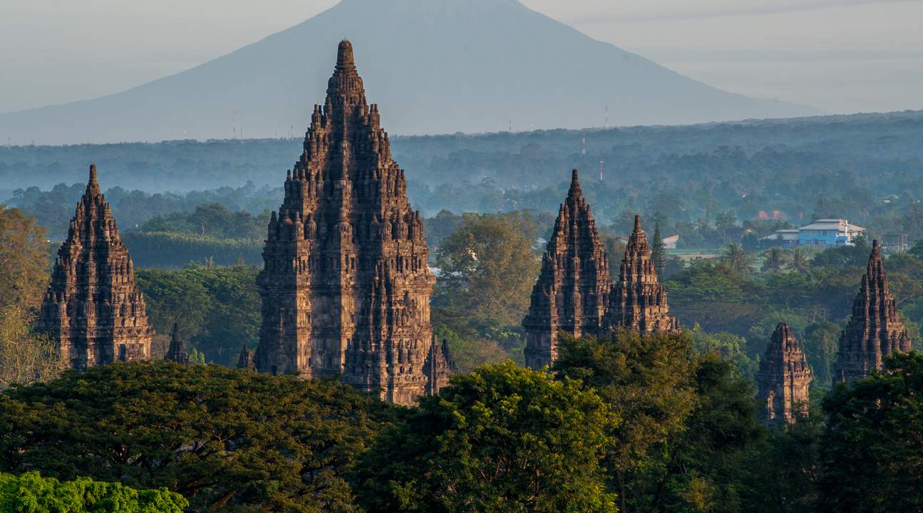  Situs UNESCO: Tur Bersama Borobudur & Prambanan – Akses Mendaki