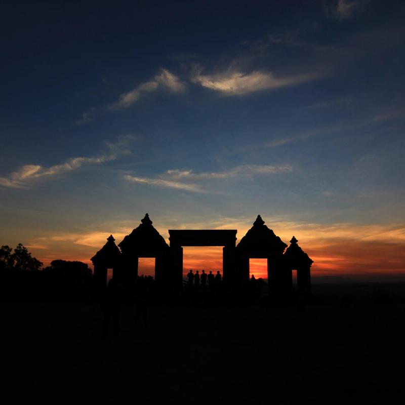 Ratu Boko Sunset Tour — Keindahan Sejarah & Panorama Yogyakarta