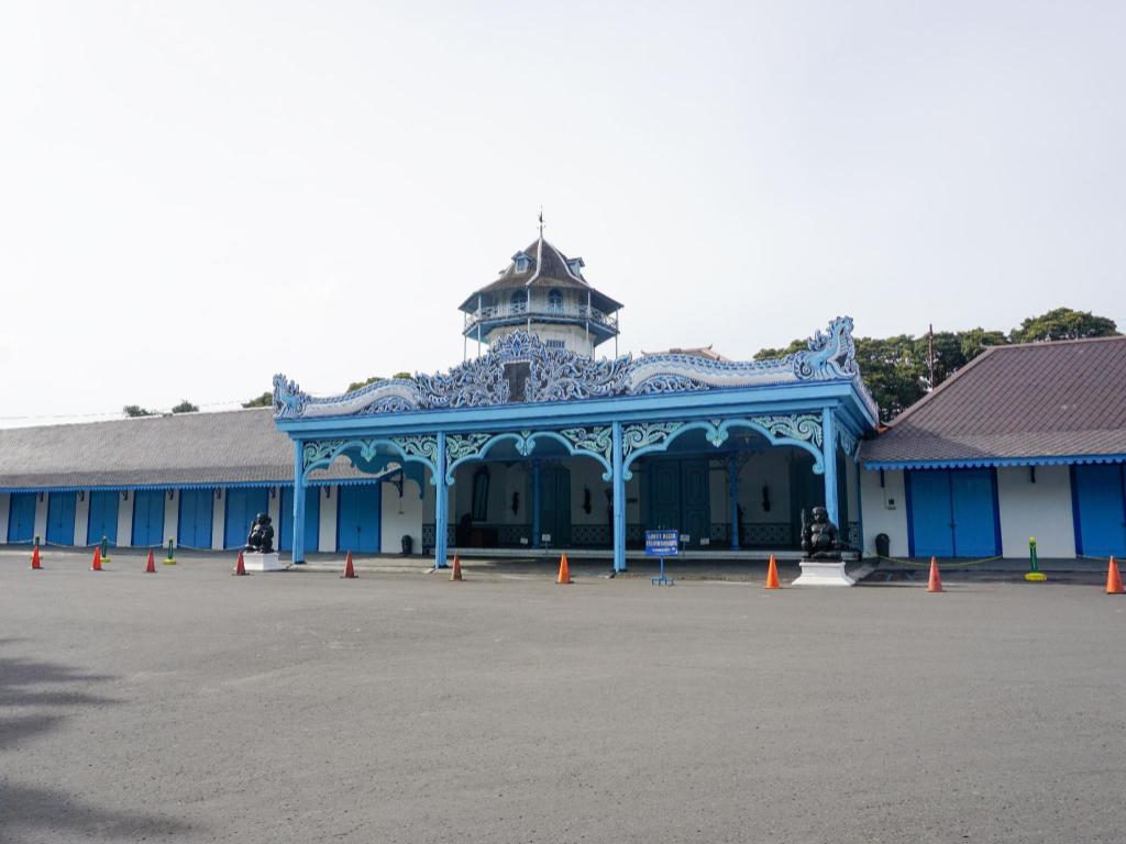 Rekomendasi Hotel di Pasar Kliwon Surakarta