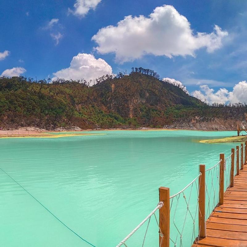 Kawah Putih Bandung — Pesona Alam Vulkanik Ciwidey