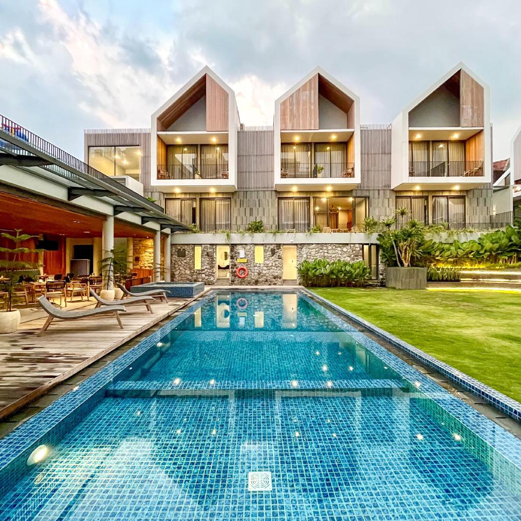 Facade Hotel by Azana — Tawangmangu