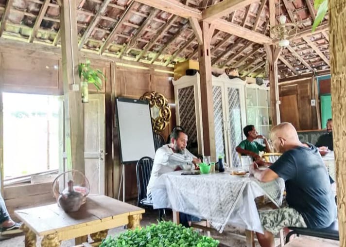 Galeri Warung Mba Nurhayati – Kopi Kletak & Soto Sawah, Temas – Batu