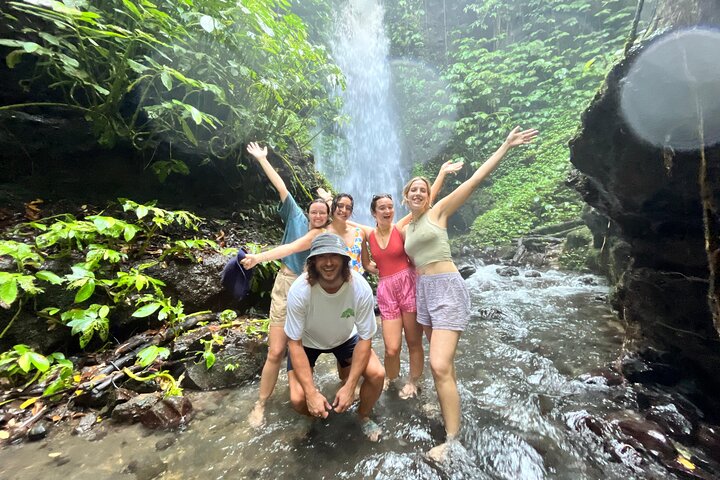 Galeri Trip : Benang Stokel, Kelambu Waterfall, Rice Field and Beach