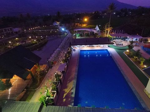 Galeri Rancabango Hotel & Resort Garut berada di Tarogong Kaler.