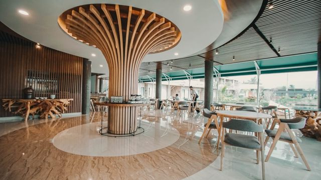 Galeri Rancabango Hotel & Resort Garut berada di Tarogong Kaler.