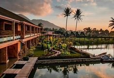 Galeri Rancabango Hotel & Resort Garut berada di Tarogong Kaler.