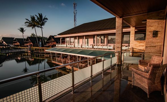 Galeri Rancabango Hotel & Resort Garut berada di Tarogong Kaler.