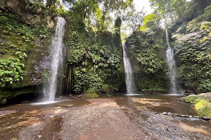 Galeri Trip : Benang Stokel, Kelambu Waterfall, Rice Field and Beach