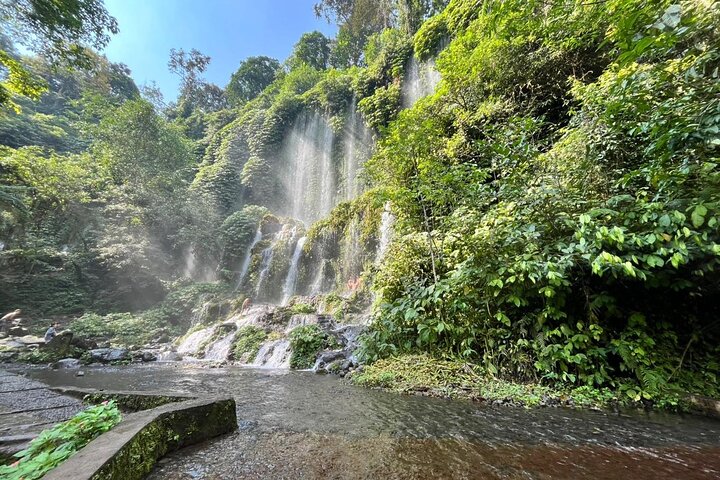 Galeri Trip : Benang Stokel, Kelambu Waterfall, Rice Field and Beach