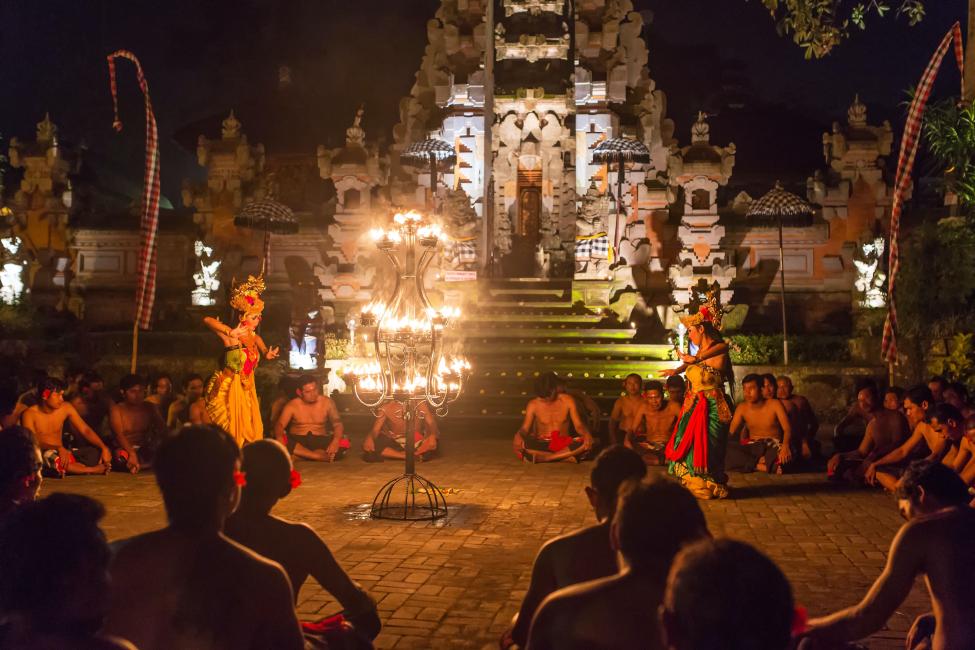 Galeri Tur Tari Kecak Api Uluwatu Bali